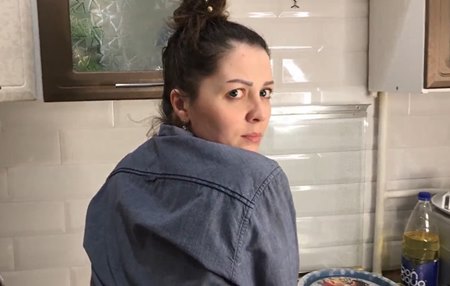 Только жена его отца понимает парня когда у него стояк трещит и разрешает спустить...