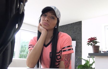 После изнурительной беседы с коллектором брюнетка поняла что деваться некуда и долги придется от трахать.